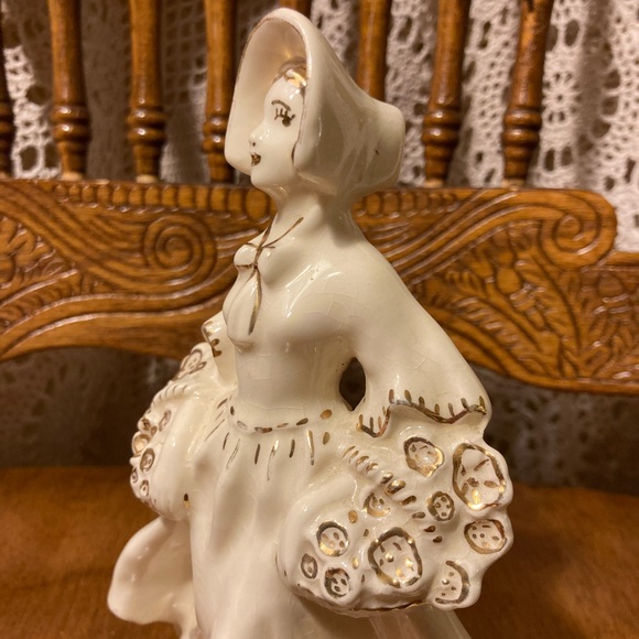 Vintage Gilded Lady With Floral Bouquet Baskets - Picture 7 of 14